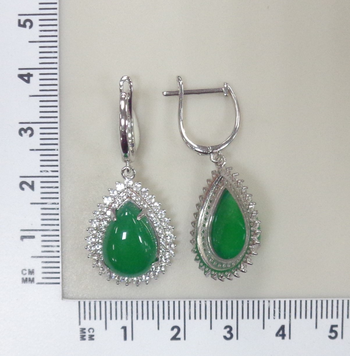 Серебряные серьги с халцедонами